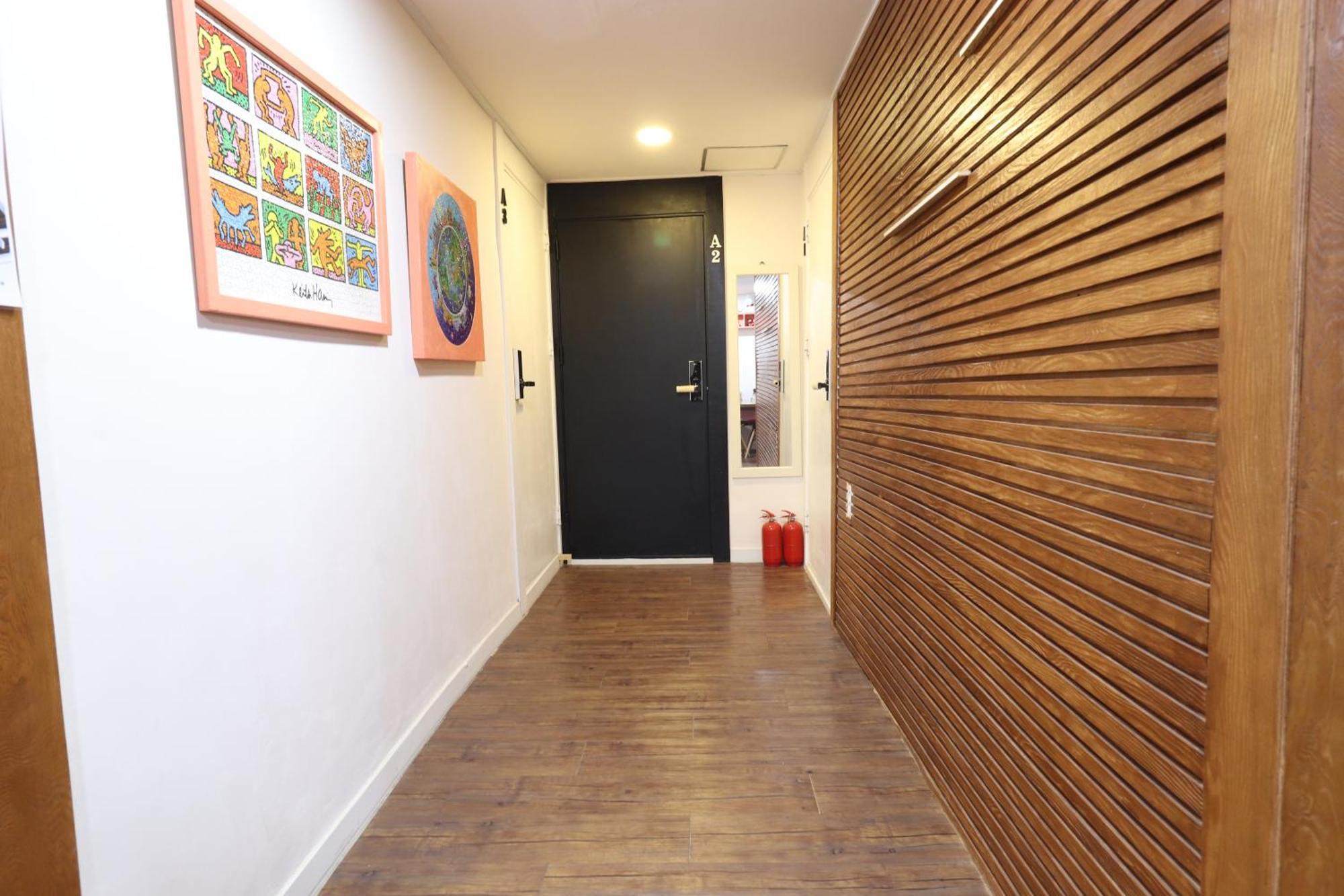 Just4U Guesthouse Сеул Екстериор снимка