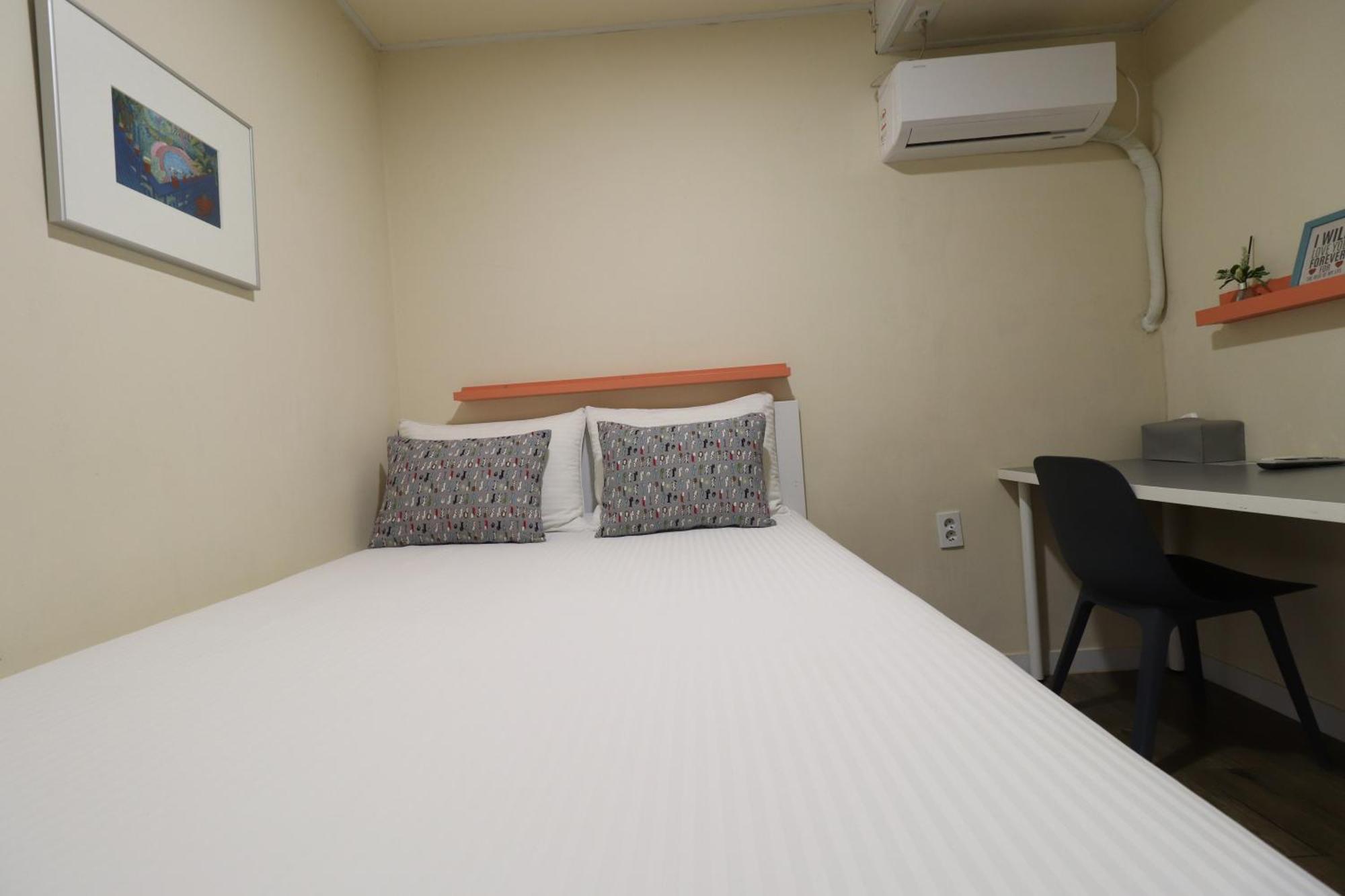 Just4U Guesthouse Сеул Екстериор снимка