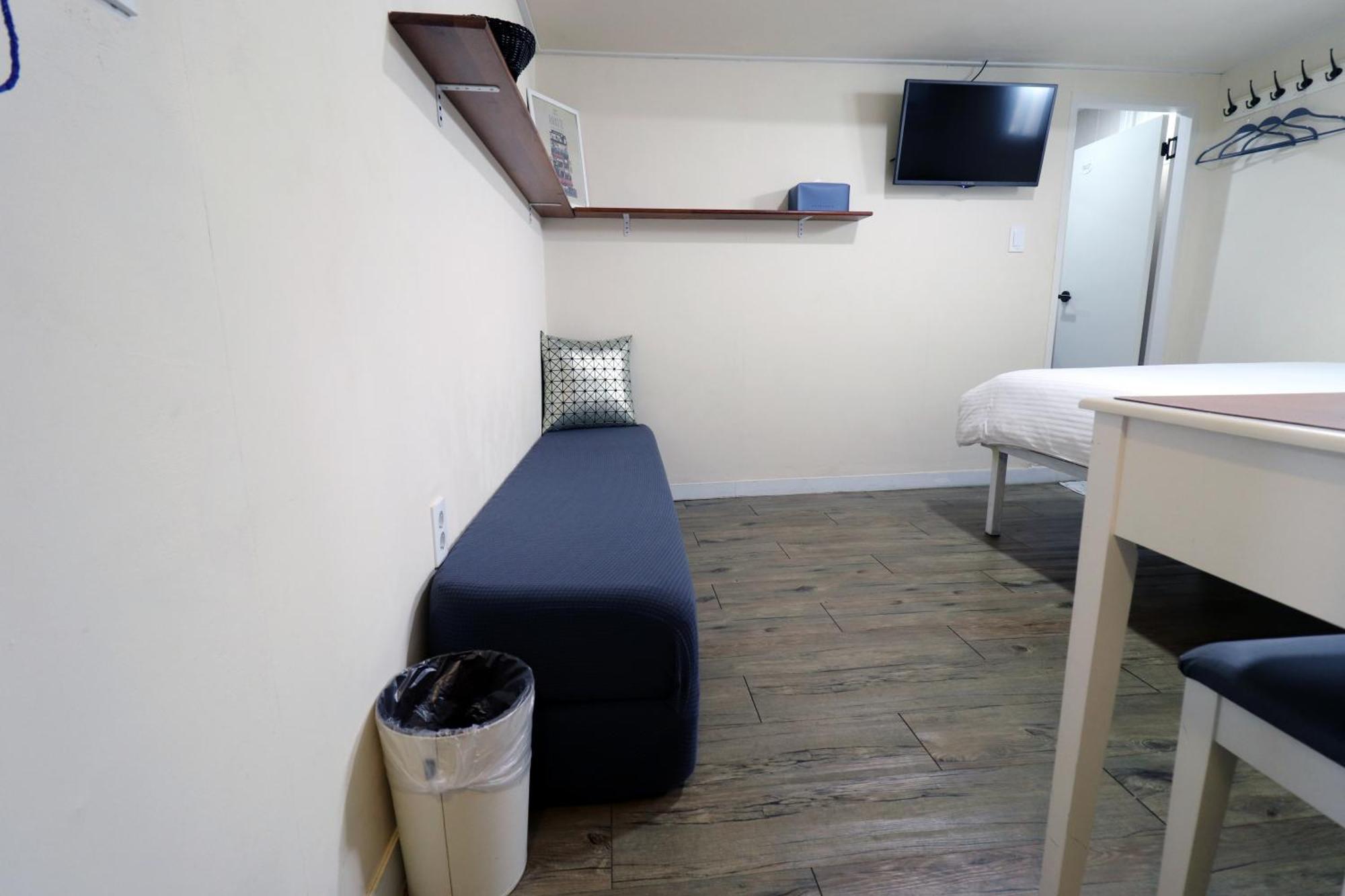 Just4U Guesthouse Сеул Екстериор снимка