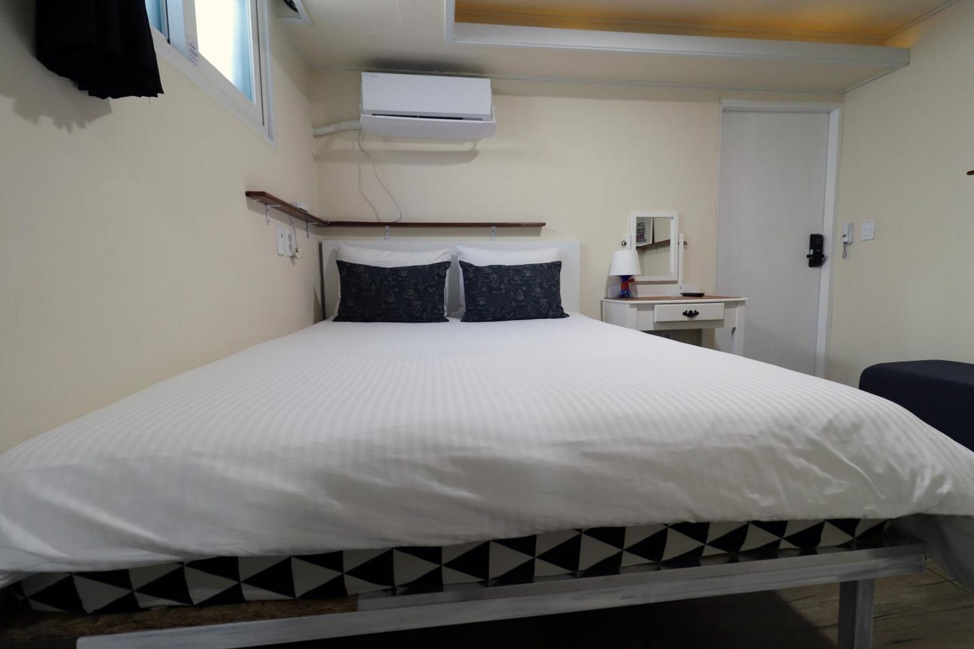 Just4U Guesthouse Сеул Екстериор снимка