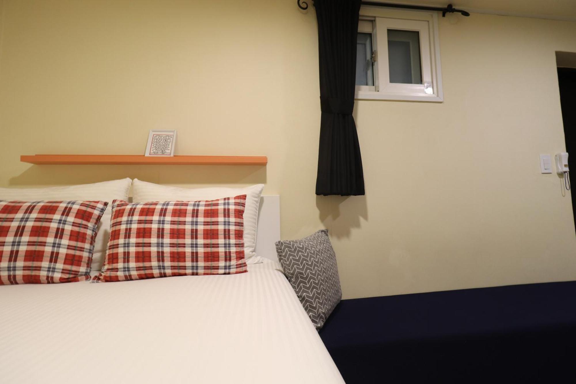 Just4U Guesthouse Сеул Екстериор снимка